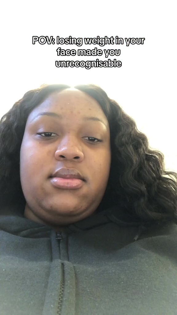 Elle a expliqué qu'elle mangeait avec un déficit calorique et qu'elle avait commencé à aller à la salle de sport.