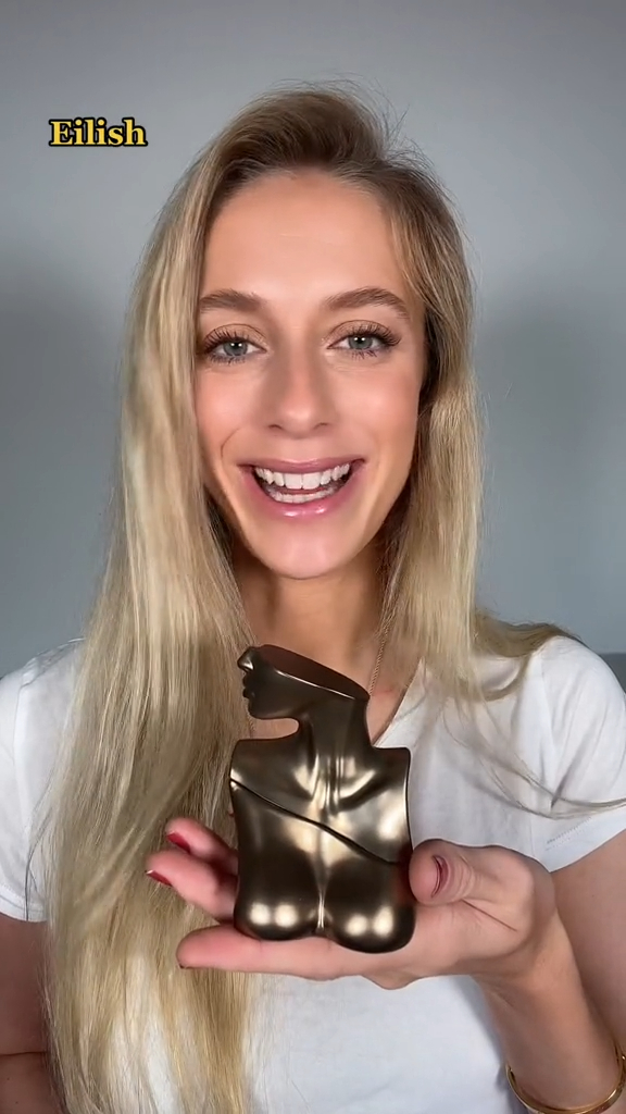 Pour les fans de vanille, elle a choisi le parfum Eilish de Billie Eilish