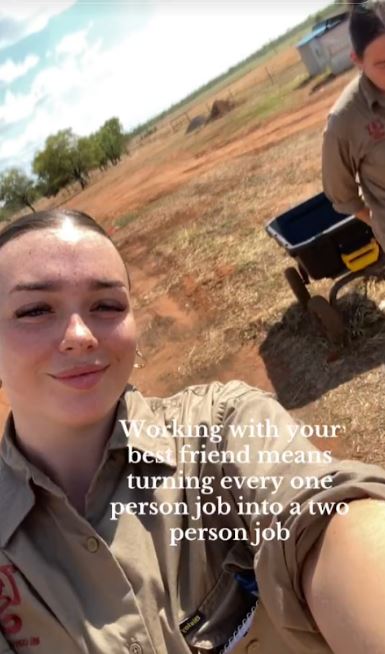 Elle travaille dans les services publics sur un site minier en Australie
