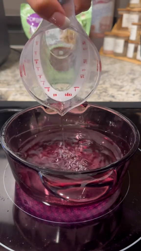 Sa préparation maison nécessitait de faire bouillir de l'eau sur la cuisinière.