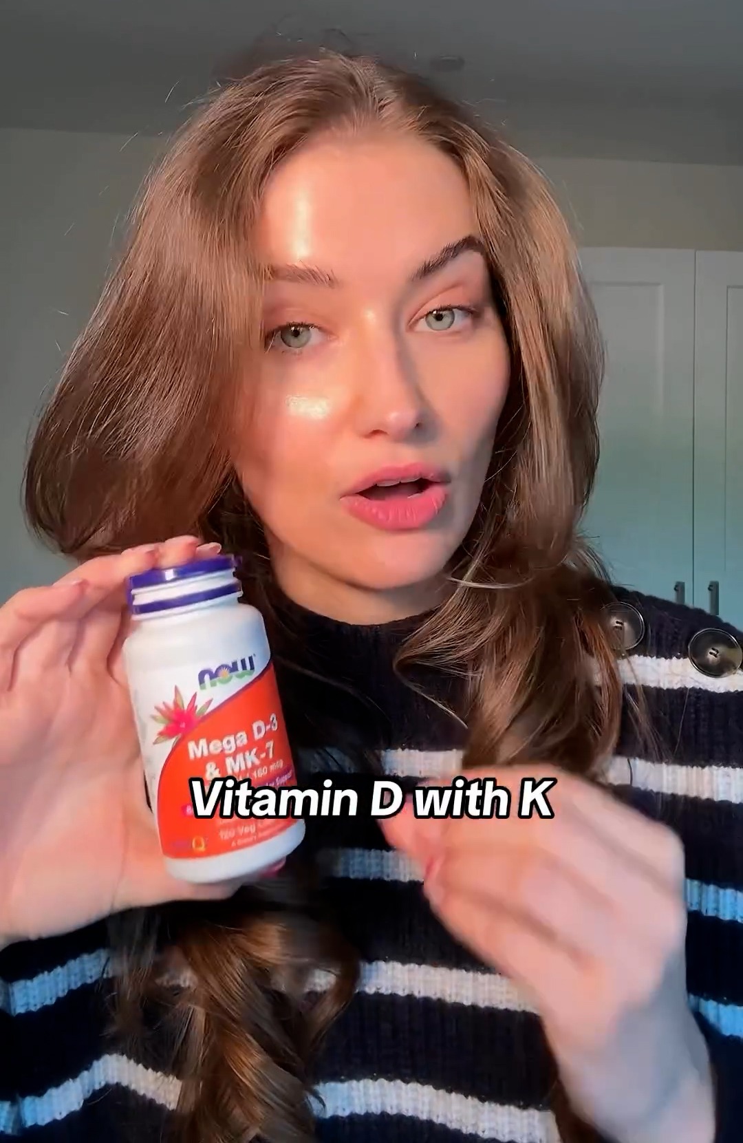 Pour favoriser la croissance des cheveux et des ongles, elle a pris des suppléments de vitamine D.