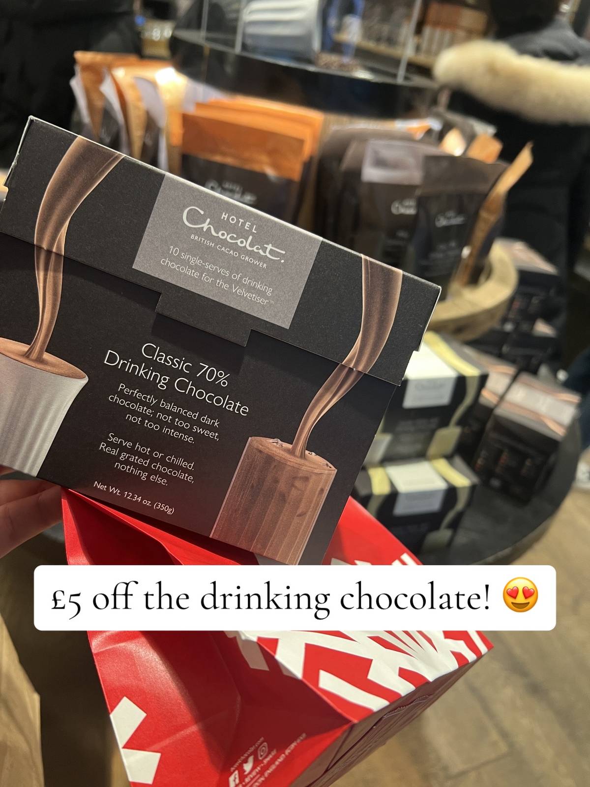 Elle a même fait le plein de son chocolat chaud préféré